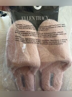 NWT Ellen Tracy Blush Pink Faux-Fur Slide Slippers. Size 9